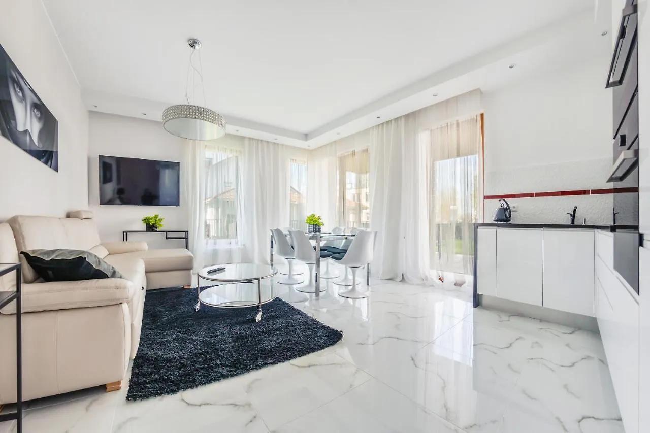 Luxury Long Island Suite Gdansk 0*,